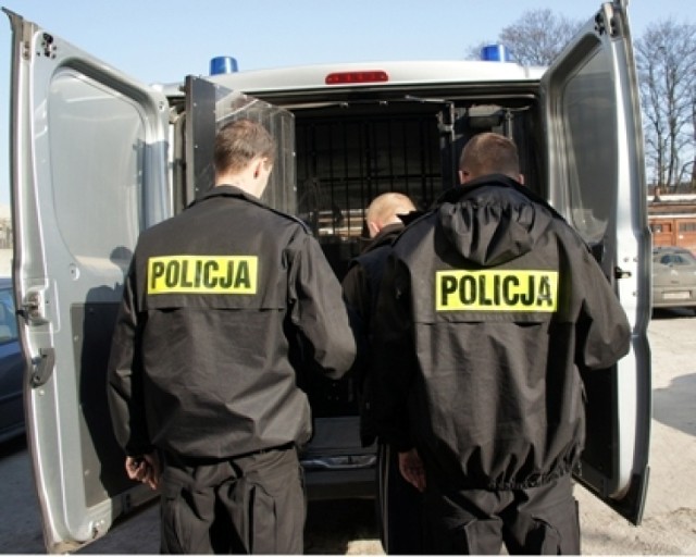 Policjanci z Łodzi zatrzymali 48-latka, który włamał się do ...