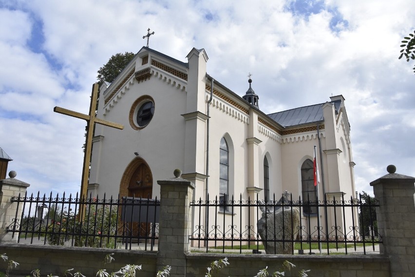 w tym kościele w Bobinie odbył się uroczysty ślub Dominiki i...