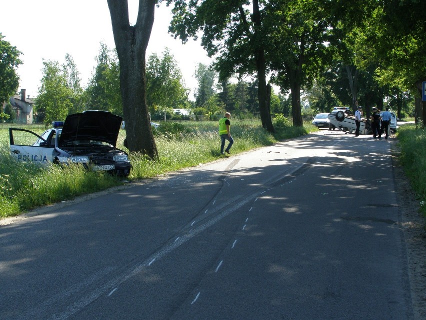 Wypadek w Trępnowach z udziałem trzech samochodów. Trzech poszkodowanych [ZDJĘCIA]