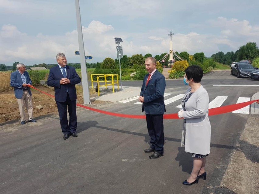 Nowa droga w Długiem w powiecie rypińskim oficjalnie otwarta [zobacz zdjęcia]