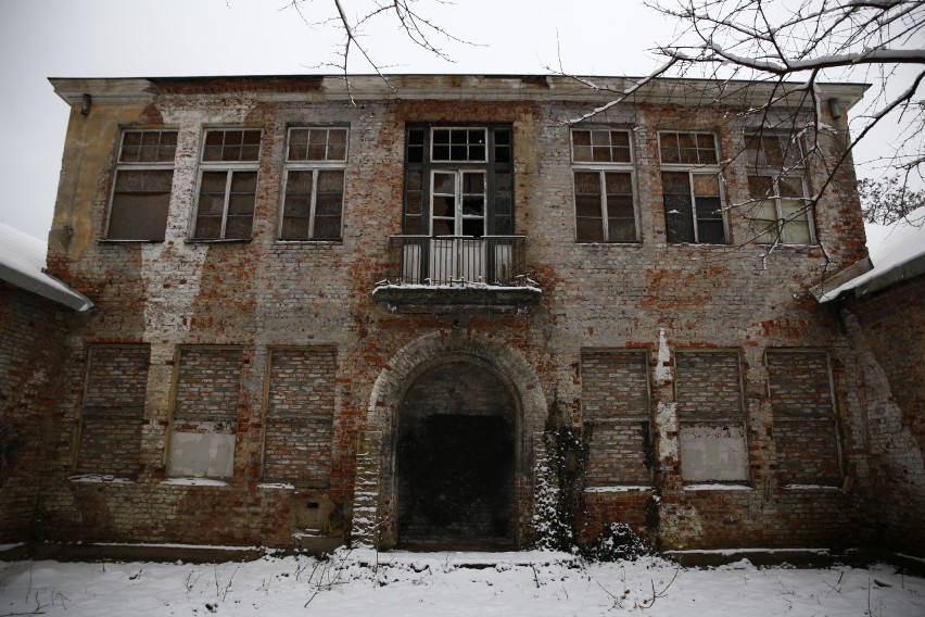 Dawnego archiwum wojskowe w Forcie Bema uratowane przed rozbiórką. Co dalej z budynkiem?
