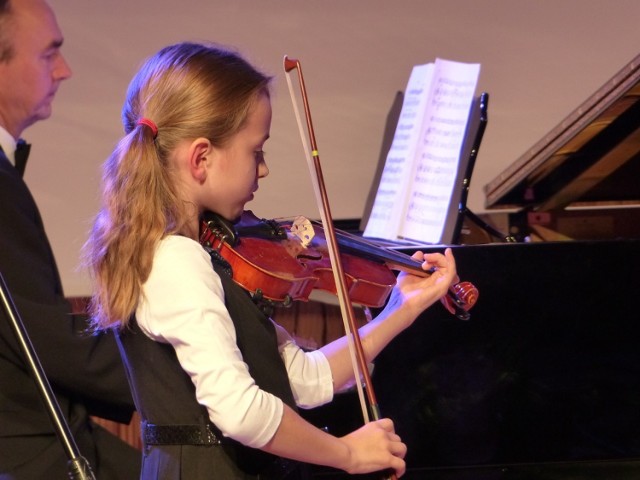 Koncert galowy szkół artystycznych regionu łódzkiego odbył się w środę w sali koncertowej Państwowej Szkoły Muzycznej I stopnia w Sieradzu