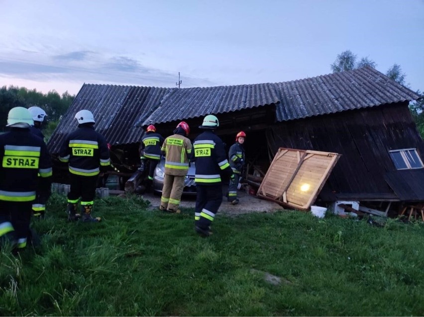 Akcja usuwania skutków nawałnicy - 13 maja w Jadownikach...