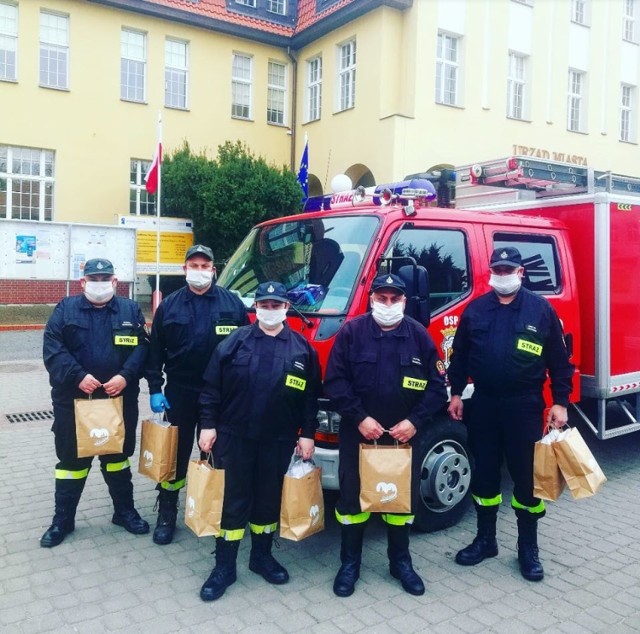 Maseczki trafiają głównie do seniorów