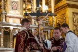Liturgia Wielkiego Piątku na Wawelu. Przewodniczył jej abp Marek Jędraszewski