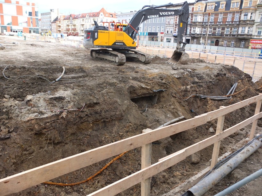 Budowa parkingu podziemnego na placu Kopernika w Opolu.