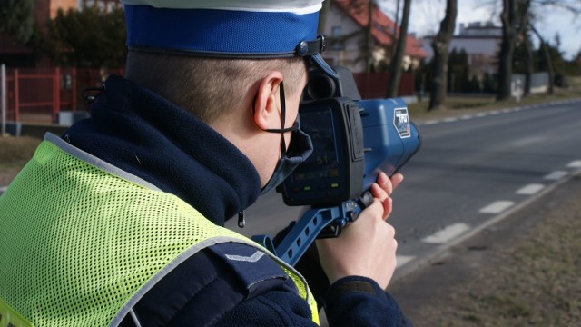 Łęczycka policja ma nowy laserowy miernik prędkości. Robi zdjęcia i nagrywa filmy