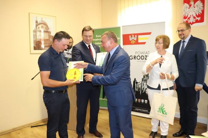 Grodzisk: wręczenie nagród w konkursie "Bezpieczne Gospodarstwo Rolne 2018", organizowanym przez KRUS