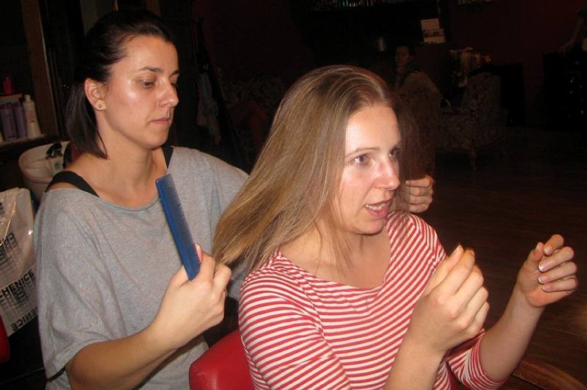 Karolina zgłosiła się do Miasta Kobiet z prośbą o fryzurę,...
