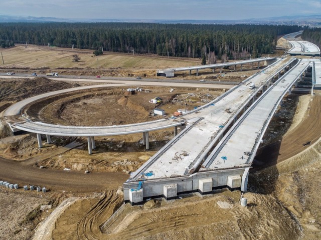 Południowa obwodnica Nowego Targu będzie zaczynała się na powstającym właśnie węźle Nowy Targ Południe, który budowany jest w ramach nowej zakopianki