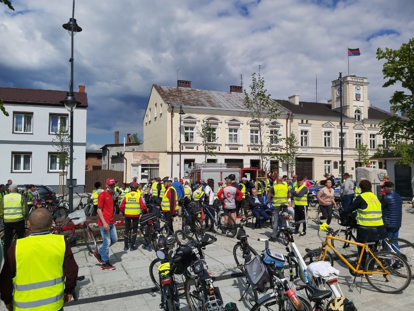 150 osób wzięło udział w Rodzinnym Rajdzie Rowerowym przez gminę Stawiszyn. ZDJĘCIA, WIDEO