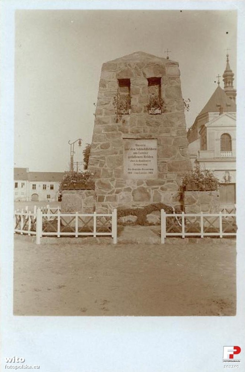 Stary Rynek w Łowiczu. Nieistniejące już pomniki zaborców [ZDJĘCIA]