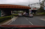 Kierowca MPK we Wrocławiu łamie prawo, szuka go policja [FILM, ZDJĘCIA]