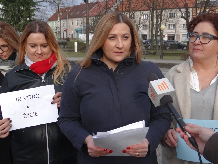 Radomsko: Koalicja Obywatelska zbiera podpisy pod wnioskiem o dofinansowanie in vitro [ZDJĘCIA, FILM]