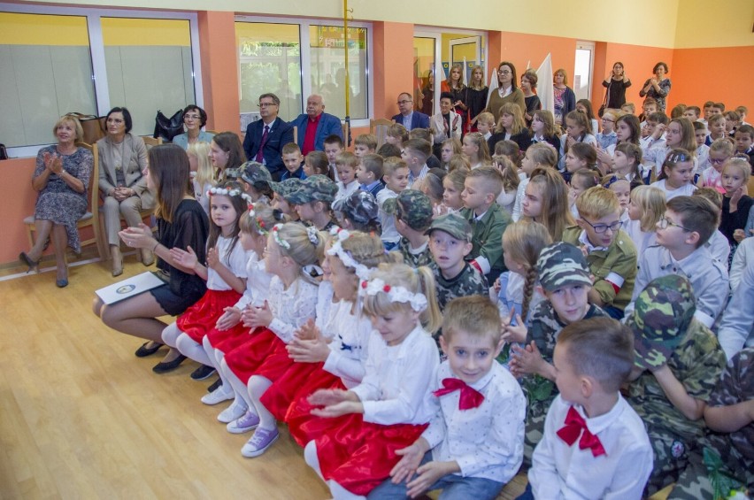 5. rocznica nadania imienia Leona Kąkola Szkole Podstawowej w Grzybnie ZDJĘCIA