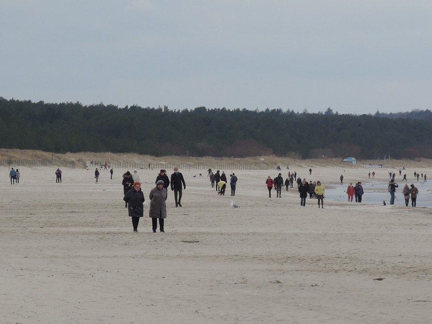 Plaża w Świnoujściu w pierwszy weekend lockdownu nie była...