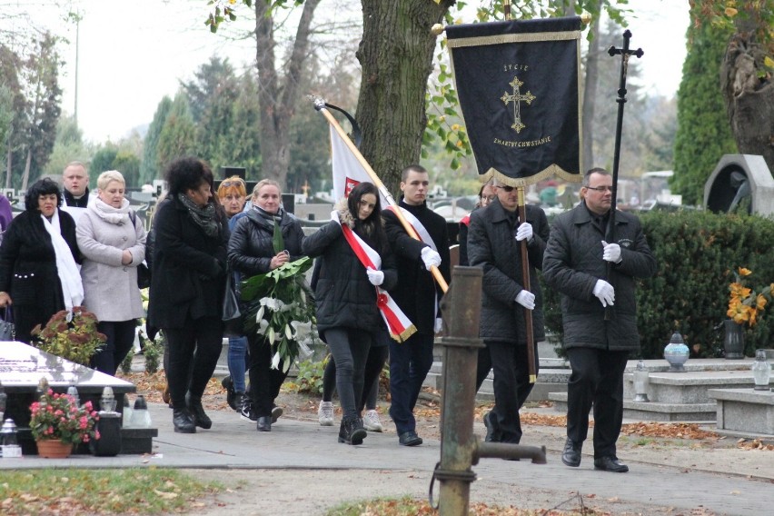 Ostatnie pożegnanie śp. Marii Kępy, nauczycielki i wychowawcy [ZDJĘCIA]