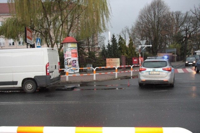 W 2017 roku mężczyzna szedł po pasach na ul. Mickiewicza w Sycowie i już miał wejść na chodnik przed Urzędem Pracy, gdy najechał na niego bus prowadzony przez kierowcę z powiatu wieruszowskiego. O tej godzinie działa sygnalizacja pulsacyjna. Niestety, pomimo podjętej akcji reanimacyjnej, sycowianin zmarł.