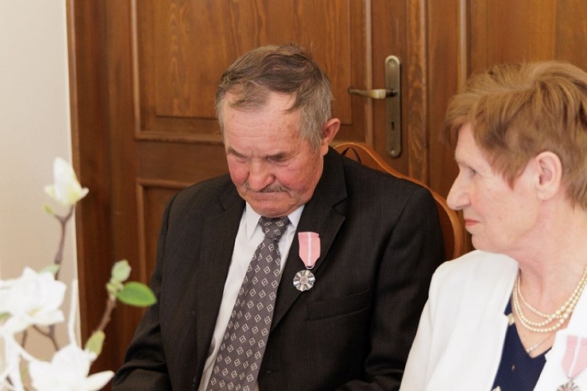 Oni znają sekret udanego małżeństwa. Przeżyli razem 50 lat. Złote Gody w gminie Korzenna