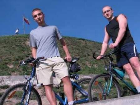 Damian i Mariusz Liwowscy na Kopiec najczęściej przyjeżdżają rowerami.
