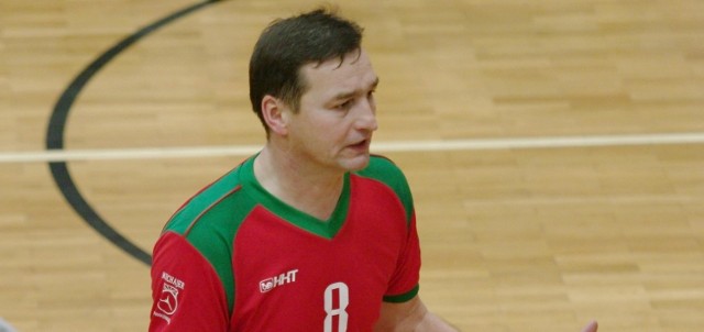 Trener Kłosa Olkusz Roman Socha.