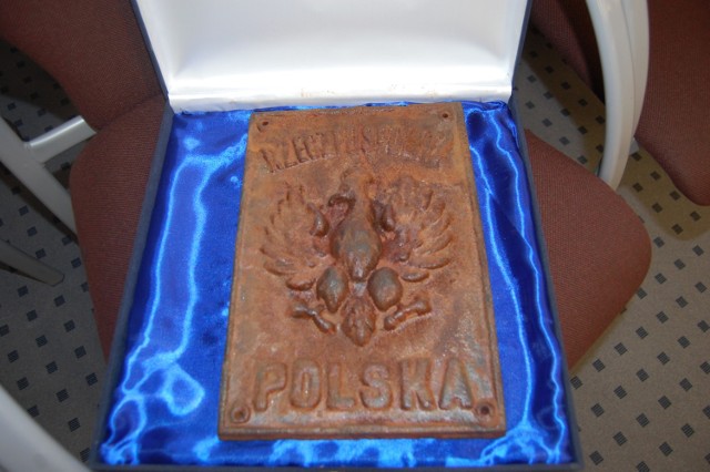 Sala Tradycji w Komendzie Bieszczadzkiego Oddziału Straży Granicznej w Przemyślu zyskała dwa nowe eksponaty dzięki uprzejmości Marka Sawickiego z Sanoka.
