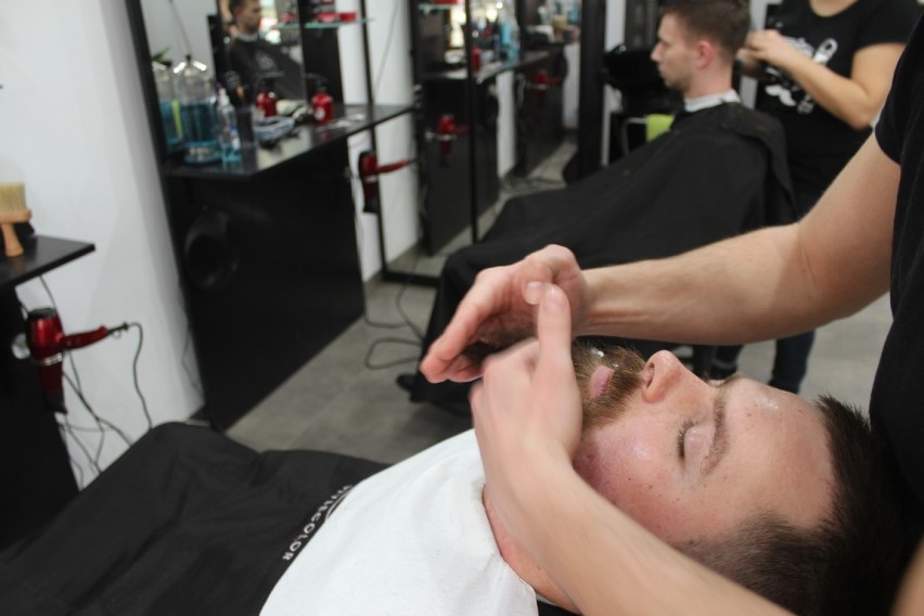 Barberzy mają coraz więcej pracy i klientów