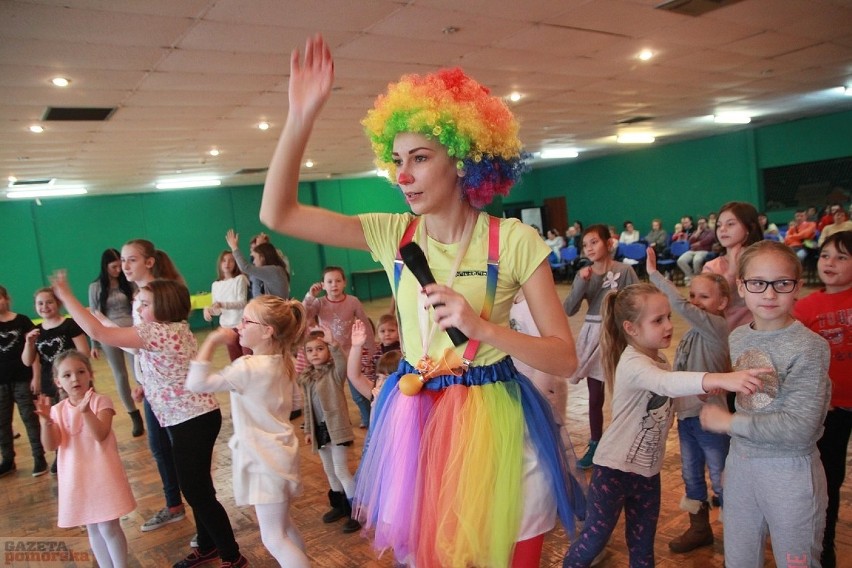 W sumie setka dzieci bawiła się wczoraj w klubie „Zazamcze”...