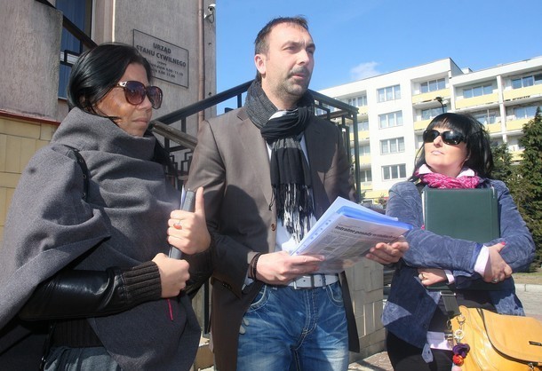 Marcin Pampuch z Piotrkowskiej Inicjatywy Obywatelskiej zapowiada zbieranie podpisów za przeprowadzeniem referendum w sprawie odwołania prezydenta i rady miasta