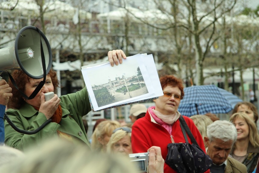 Spacer po Sopocie. iBedeker zorganizował w niedzielę spacer po ul. Bohaterów Monte Cassino [ZDJĘCIA]