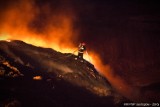 Jastrzębie-Zdrój: olbrzymi pożar wysypiska śmieci! Strażacy prawie 20 godzin walczyli z ogniem! [ZOBACZ ZDJĘCIA Z NOCNEJ AKCJI]