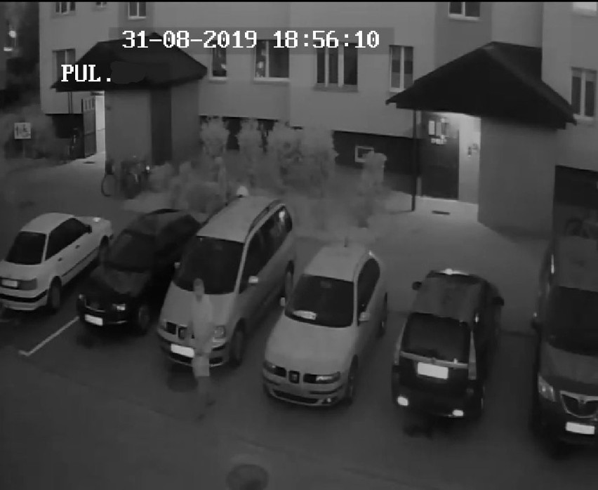 Policja w Suwałkach poszukuje mężczyzny, który zniszczył auto. Rozpoznajesz go, dzwoń