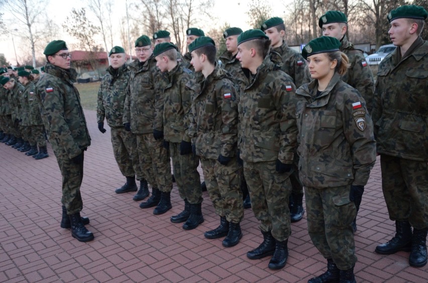 Bełchatów. Młodzi Strzelcy złożyli przysięgę w Jednostce Strzeleckiej [ZDJĘCIA] 