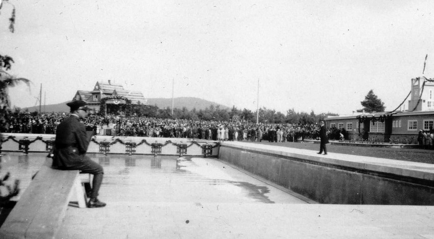 12 czerwca 1933 roku nastąpiło otwarcie basenu letniego na...