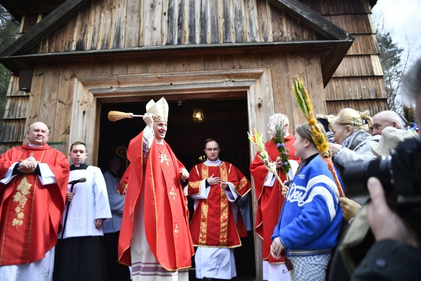 Uroczystą mszę odprawił biskup radomski Marek Solarczyk.