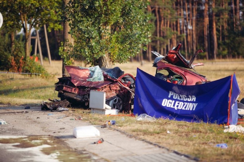 Tragiczny wypadek na trasie Inowrocław - Bydgoszcz. Jedna osoba nie żyje [zdjęcia]