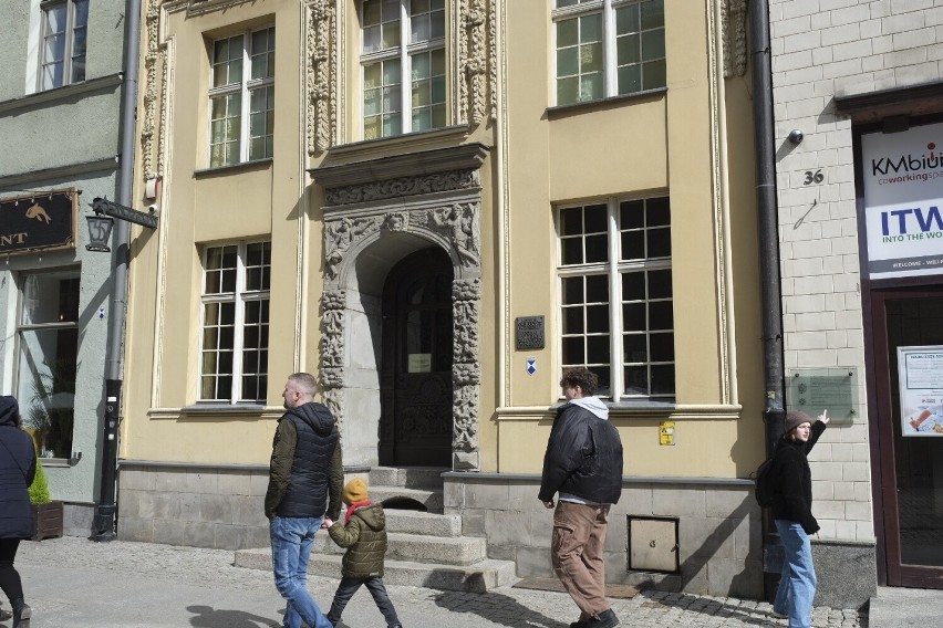 Toruń. Kamienica Pod Gwiazdą zamknięta z powodu remontu. Muzeum Okręgowe proponuje w zamian bilety łączone
