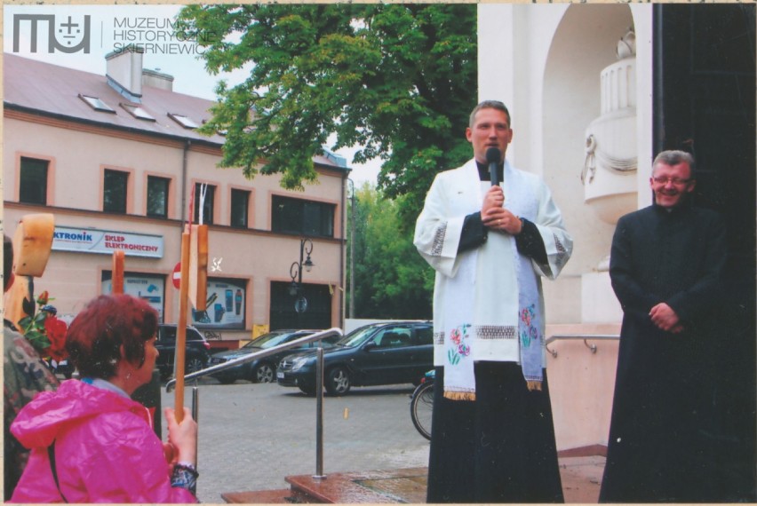 Prezentowane zdjęcia zostały upublicznione w Archiwum...