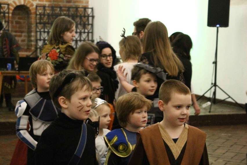 Uczniowie Państwowej Szkoły Muzycznej I Stopnia w Golubiu-Dobrzyniu byli na balu przebierańców