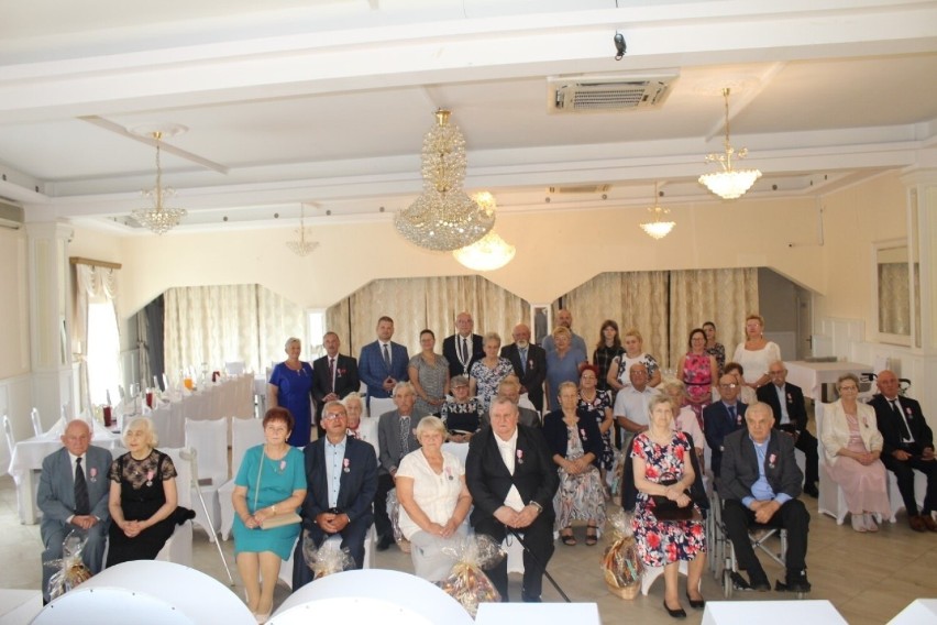 Aż 14 par z gminy Stolno odebrało medale „Za długoletnie...
