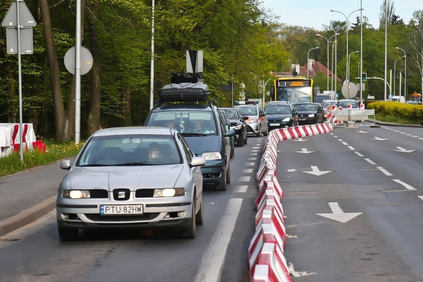 Na skrzyżowaniu Milenijna Pilczyca  (kierunek Kozanów w...