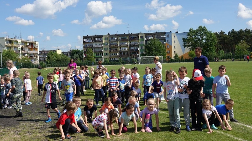 Dzieci z przedszkola w Kluczach wzięły udział w dniu sportu