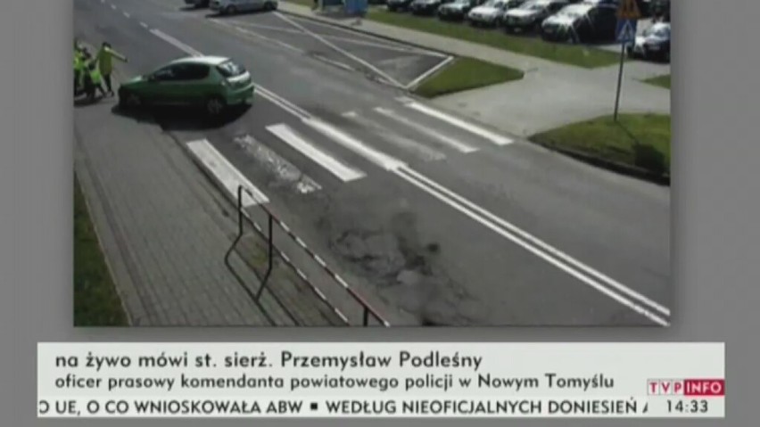 Wypadek w Nowym Tomyślu: auto wjechało w grupę...