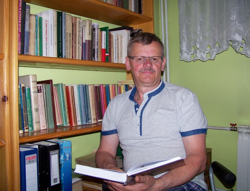 Kazimierz Tomczyk wydał już osiem publikacji o dziejach wsi...