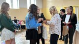 W Szkole Podstawowej nr 10 we Włocławku wręczono nagrody w dwóch konkursach. Zdjęcia, wideo 