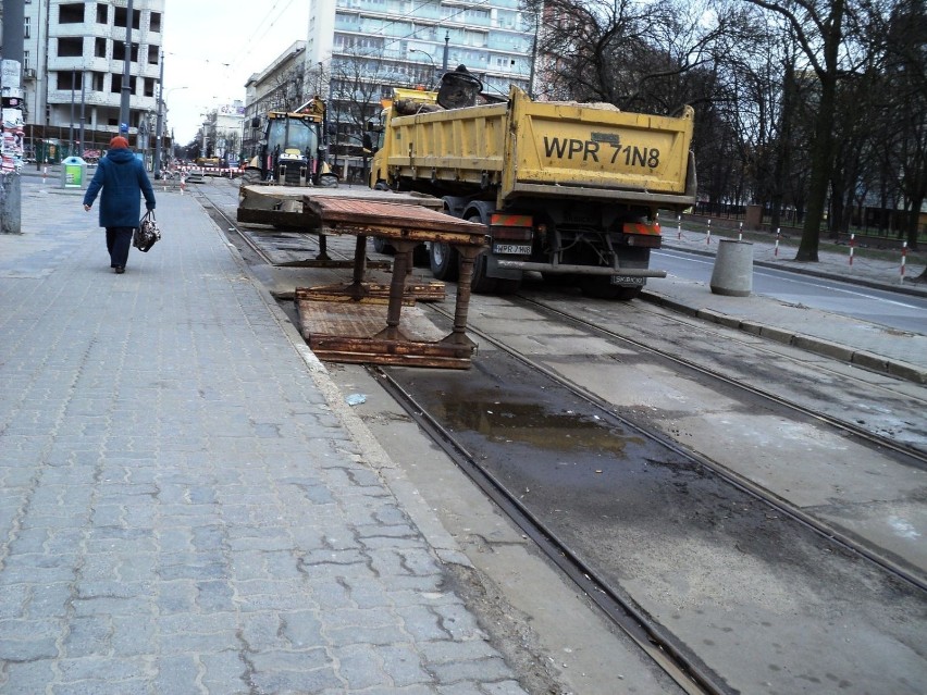 Tramwaje Warszawskie wyremontują torowisko wraz z jezdnią i...