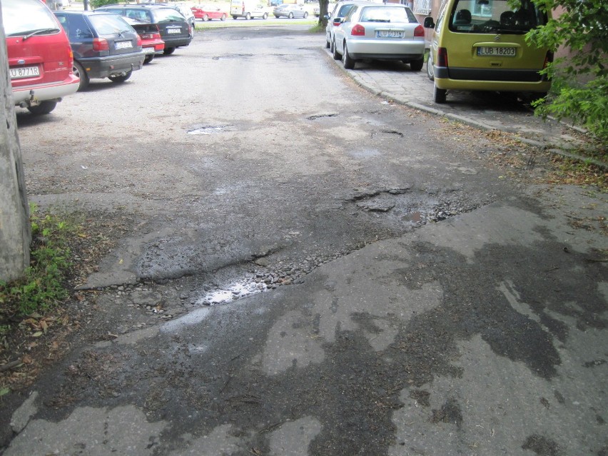 Ul. Nałęczowska: Rozbudowy nie będzie. Parking do likwidacji