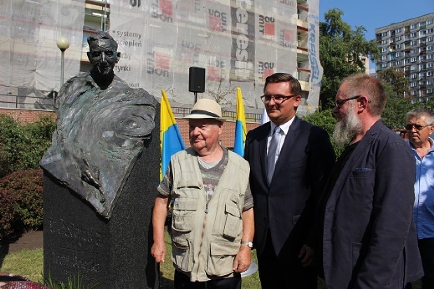 Płaskorzeźba przedstawiająca Ociepkę w Galerii Artystycznej