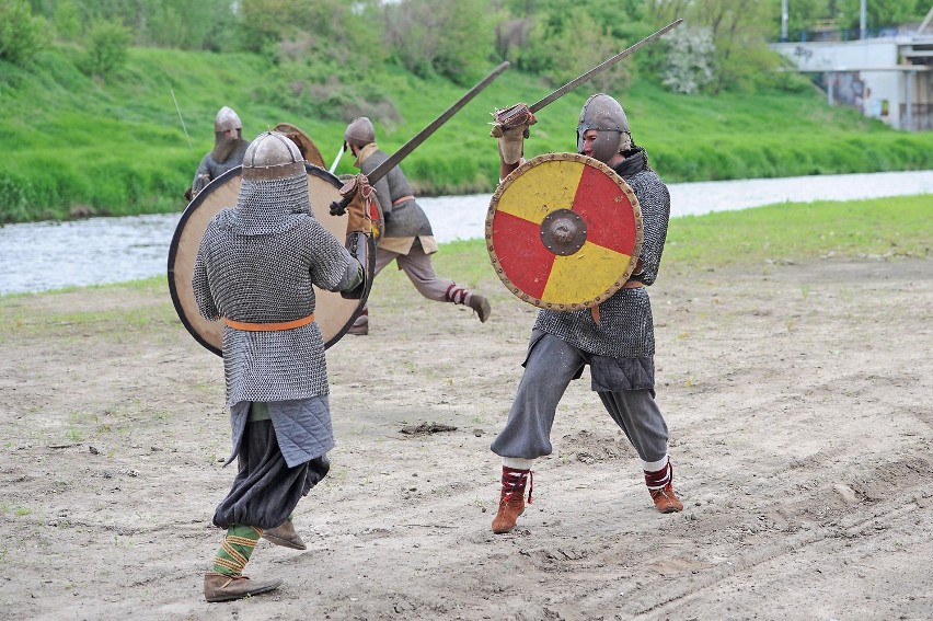 Pokaz średniowiecznych wojów nad Wartą