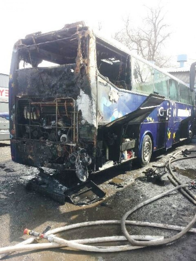 Pożar autobusu w Pieniężnie